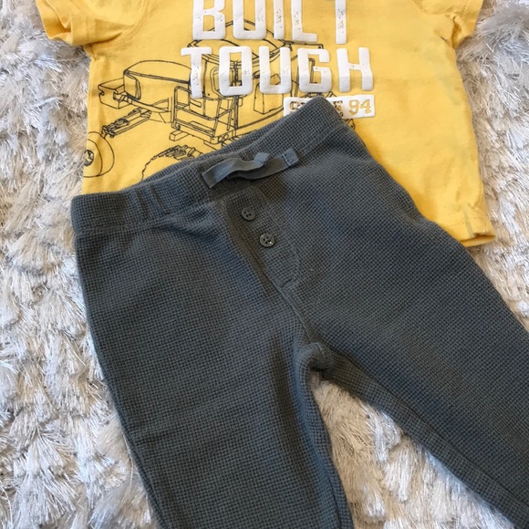Carter’s Baby Boy Outfit, 6M - Picture 2 of 2